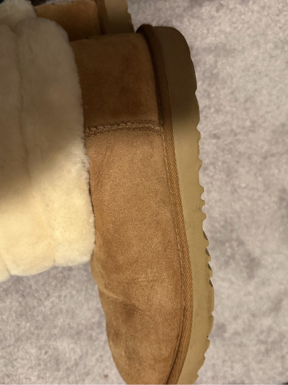 UGG Women's Chestnut Suede Short Boot with Cream Fur Cuff EUC SZ 38 - Picture 3 of 7